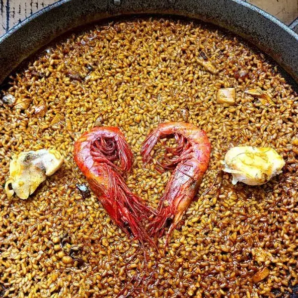 Arroz de carabineros con cocotxas de rape del restaurante Los Pinochos, cocina valenciana en Simancas (Valladolid)